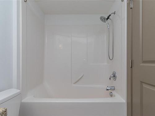 202-257 Moilliet St South, Parksville, BC - Indoor Photo Showing Bathroom