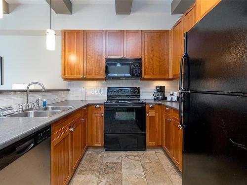 306/308 C-1376 Lynburne Pl, Langford, BC - Indoor Photo Showing Kitchen With Double Sink