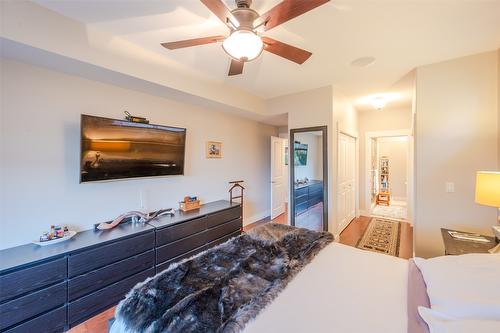 19-6823 Tucelnuit Drive, Oliver, BC - Indoor Photo Showing Bedroom