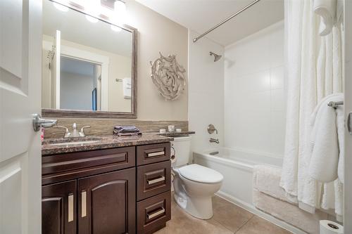 19-6823 Tucelnuit Drive, Oliver, BC - Indoor Photo Showing Bathroom