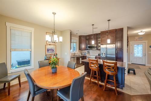 19-6823 Tucelnuit Drive, Oliver, BC - Indoor Photo Showing Dining Room