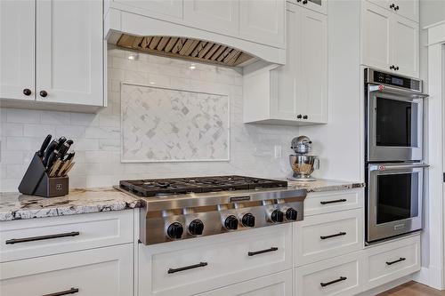 304 Silversage Bluff Lane, Vernon, BC - Indoor Photo Showing Kitchen With Upgraded Kitchen