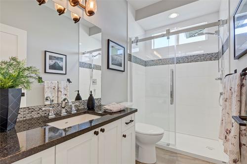 304 Silversage Bluff Lane, Vernon, BC - Indoor Photo Showing Bathroom