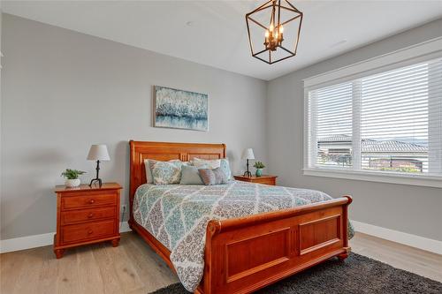 304 Silversage Bluff Lane, Vernon, BC - Indoor Photo Showing Bedroom