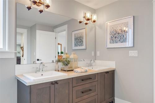 304 Silversage Bluff Lane, Vernon, BC - Indoor Photo Showing Bathroom