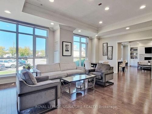 304-68 Main St N, Markham, ON - Indoor Photo Showing Living Room