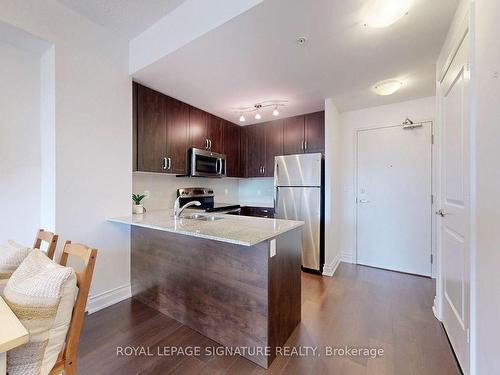 304-68 Main St N, Markham, ON - Indoor Photo Showing Kitchen With Stainless Steel Kitchen With Double Sink