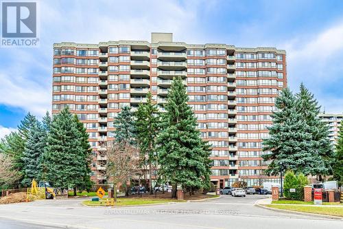 905 - 33 Weldrick Road E, Richmond Hill, ON - Outdoor With Balcony With Facade