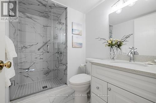 905 - 33 Weldrick Road E, Richmond Hill, ON - Indoor Photo Showing Bathroom