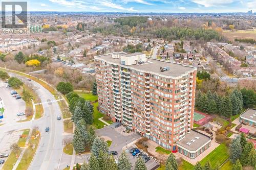 905 - 33 Weldrick Road E, Richmond Hill, ON - Outdoor With View