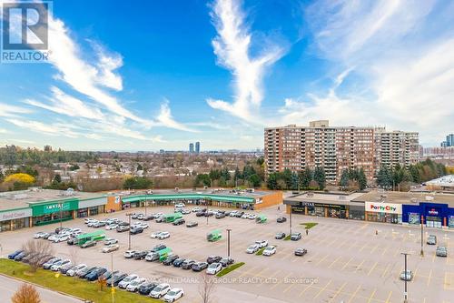 905 - 33 Weldrick Road E, Richmond Hill, ON - Outdoor With View