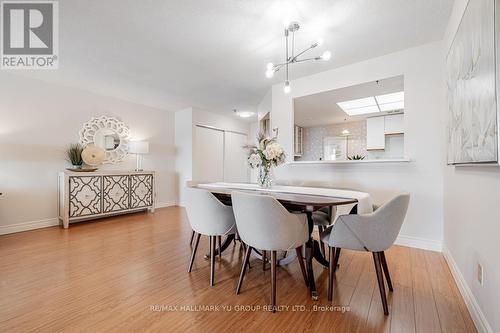 905 - 33 Weldrick Road E, Richmond Hill, ON - Indoor Photo Showing Dining Room