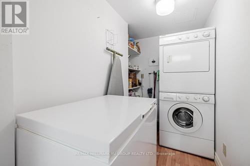 905 - 33 Weldrick Road E, Richmond Hill, ON - Indoor Photo Showing Laundry Room