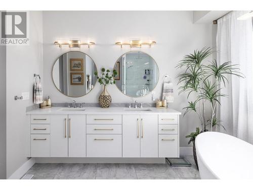 1546 Viognier Drive, West Kelowna, BC - Indoor Photo Showing Bathroom