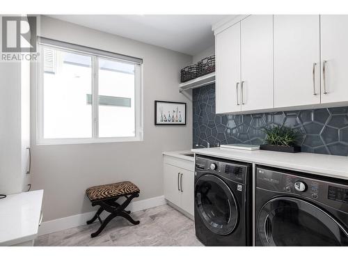 1546 Viognier Drive, West Kelowna, BC - Indoor Photo Showing Laundry Room