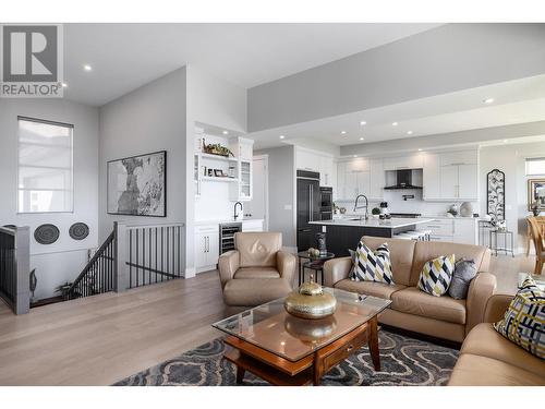 1546 Viognier Drive, West Kelowna, BC - Indoor Photo Showing Living Room