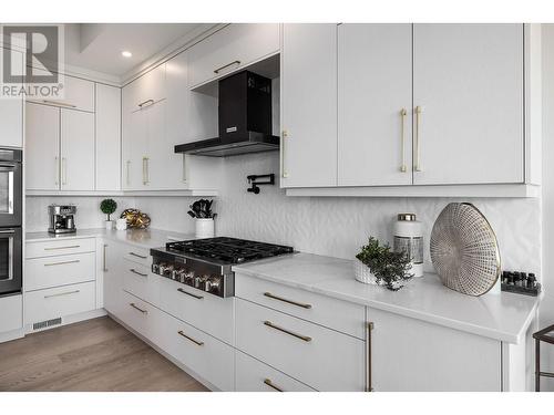 1546 Viognier Drive, West Kelowna, BC - Indoor Photo Showing Kitchen With Upgraded Kitchen