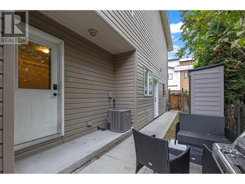 2188 Burnett Street, Kelowna, BC - Outdoor With Exterior