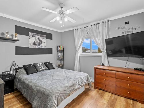 Bedroom - 570 Rue Lajeunesse, Sainte-Agathe-Des-Monts, QC - Indoor Photo Showing Bedroom