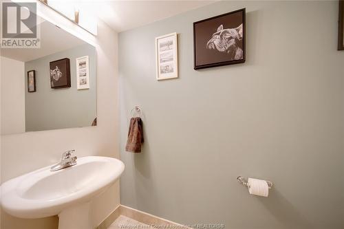 2175 Wyandotte Street East Unit# 213, Windsor, ON - Indoor Photo Showing Bathroom