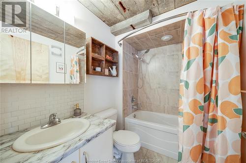 2175 Wyandotte Street East Unit# 213, Windsor, ON - Indoor Photo Showing Bathroom