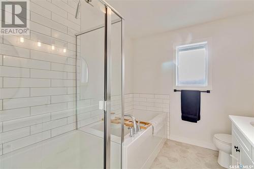 246 Stilling Union, Saskatoon, SK - Indoor Photo Showing Bathroom