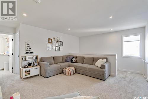 246 Stilling Union, Saskatoon, SK - Indoor Photo Showing Living Room