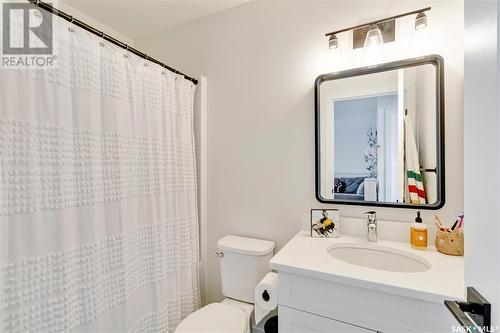 246 Stilling Union, Saskatoon, SK - Indoor Photo Showing Bathroom