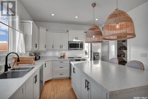 812 Rock Hill Lane, Martensville, SK - Indoor Photo Showing Kitchen With Double Sink With Upgraded Kitchen