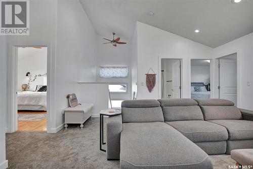 812 Rock Hill Lane, Martensville, SK - Indoor Photo Showing Living Room