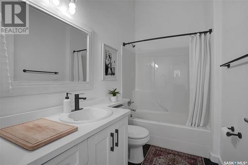 812 Rock Hill Lane, Martensville, SK - Indoor Photo Showing Bathroom