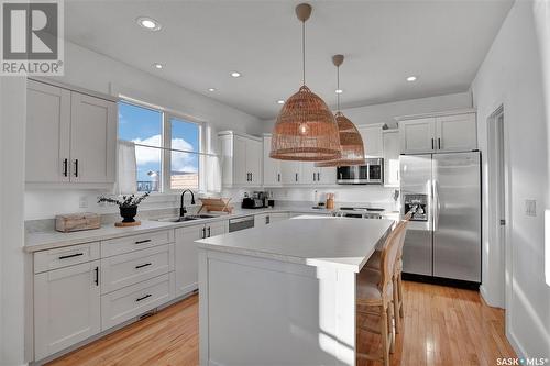 812 Rock Hill Lane, Martensville, SK - Indoor Photo Showing Kitchen