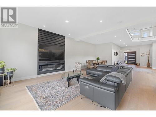 1287 Jack Smith Road, Kelowna, BC - Indoor Photo Showing Living Room