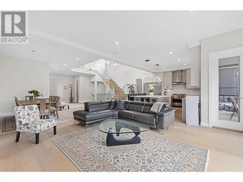 1287 Jack Smith Road, Kelowna, BC - Indoor Photo Showing Living Room