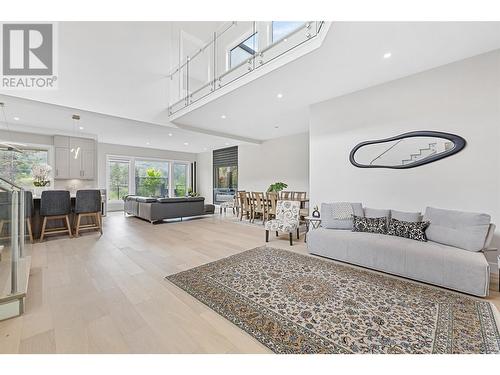 1287 Jack Smith Road, Kelowna, BC - Indoor Photo Showing Living Room