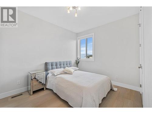 1287 Jack Smith Road, Kelowna, BC - Indoor Photo Showing Bedroom