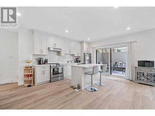 1287 Jack Smith Road, Kelowna, BC - Indoor Photo Showing Kitchen With Upgraded Kitchen