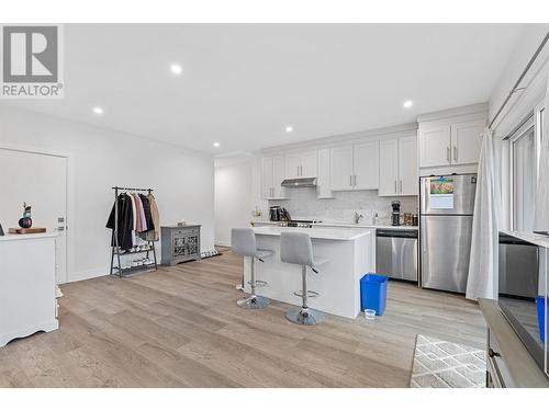 1287 Jack Smith Road, Kelowna, BC - Indoor Photo Showing Kitchen With Stainless Steel Kitchen With Upgraded Kitchen