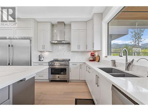 1287 Jack Smith Road, Kelowna, BC - Indoor Photo Showing Kitchen With Stainless Steel Kitchen With Double Sink With Upgraded Kitchen