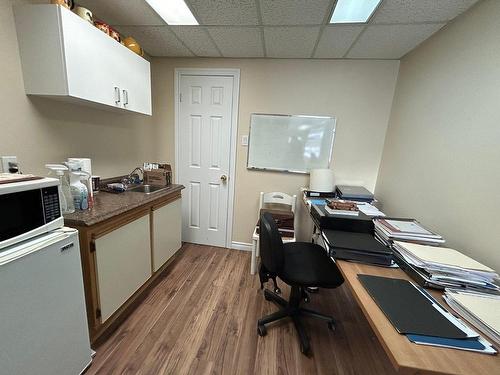 Coin-repas - 213 Av. Carter, Rouyn-Noranda, QC - Indoor Photo Showing Office