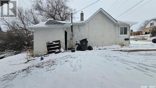 124 6Th Avenue Ne, Swift Current, SK - Outdoor