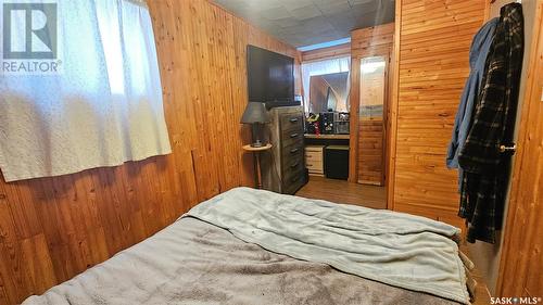 124 6Th Avenue Ne, Swift Current, SK - Indoor Photo Showing Bedroom