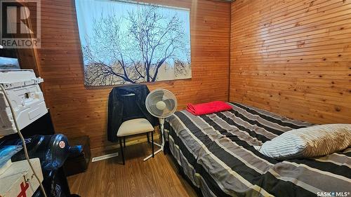 124 6Th Avenue Ne, Swift Current, SK - Indoor Photo Showing Bedroom