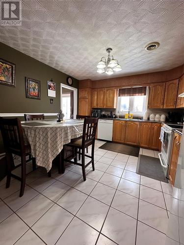 408 Creston Boulevard, Creston South, NL - Indoor Photo Showing Dining Room