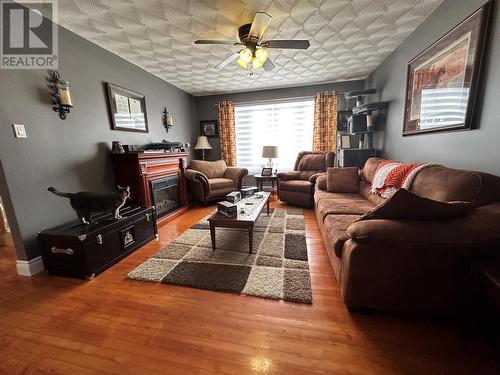 408 Creston Boulevard, Creston South, NL - Indoor Photo Showing Living Room