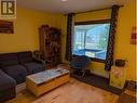 4939 Hwy 6 W, Burton, BC  - Indoor Photo Showing Living Room 