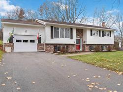 4 Glenlee Drive  Kentville, NS B4N 4Y5