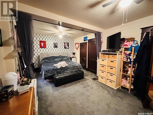 402 Pangman Street, Outlook, SK - Indoor Photo Showing Bedroom