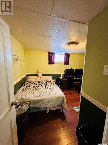 402 Pangman Street, Outlook, SK - Indoor Photo Showing Bedroom