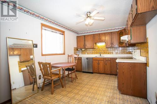 17 Fairmount Dr, Sault Ste. Marie, ON - Indoor Photo Showing Kitchen